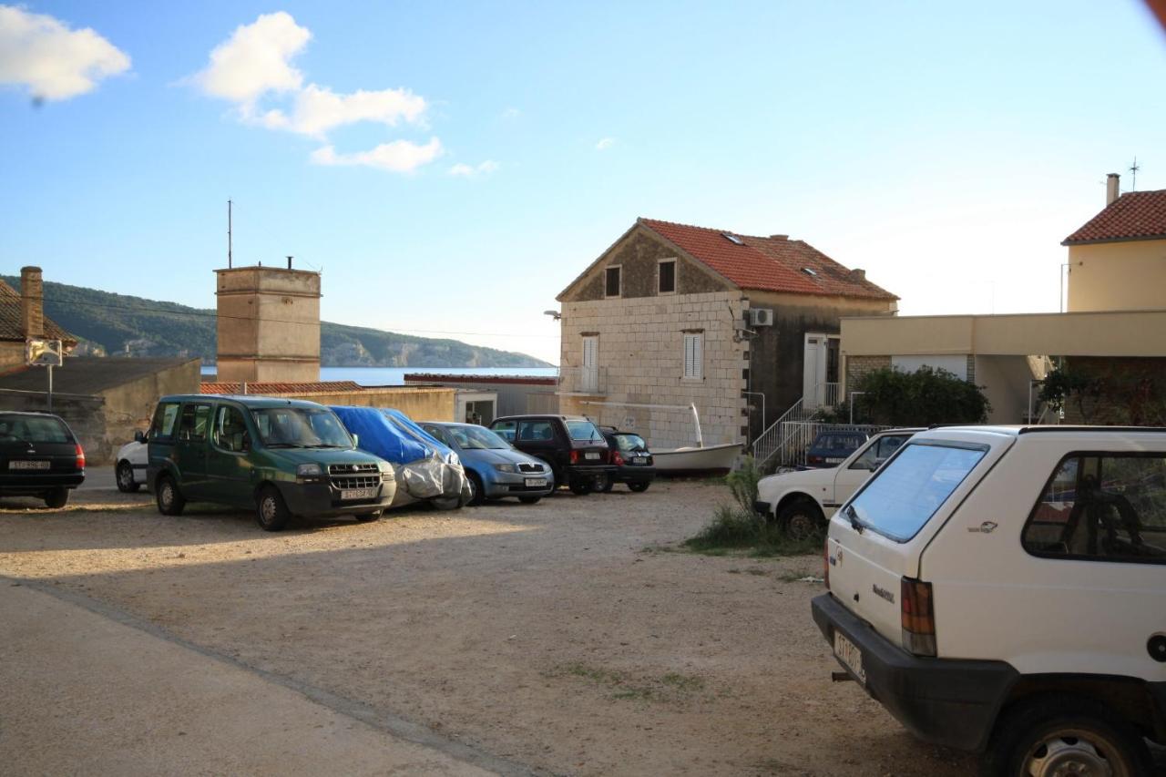 Apartments And Rooms By The Sea Komiza, Vis - 2431 Komiža Exterior foto
