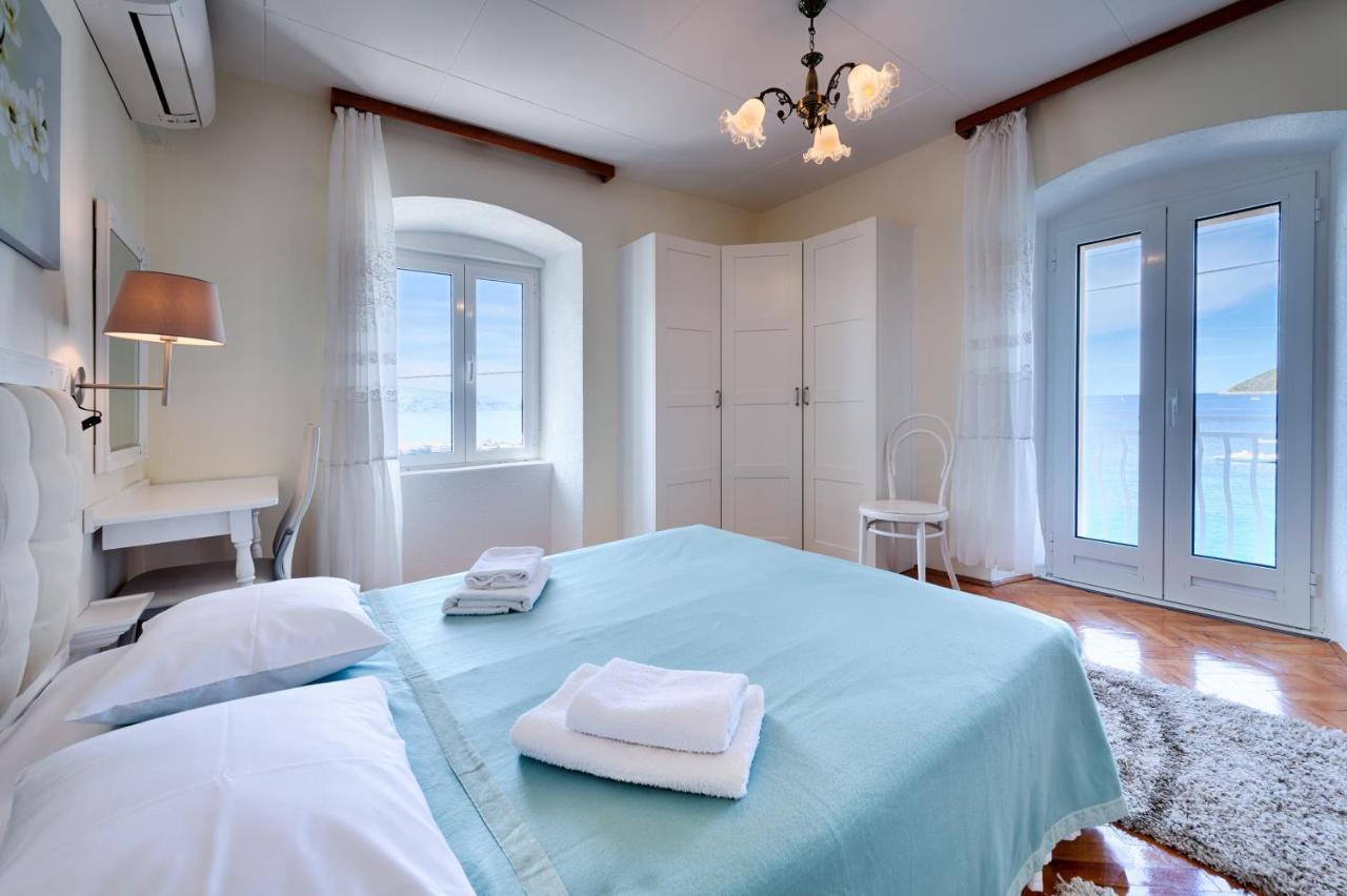 Apartments And Rooms By The Sea Komiza, Vis - 2431 Komiža Exterior foto